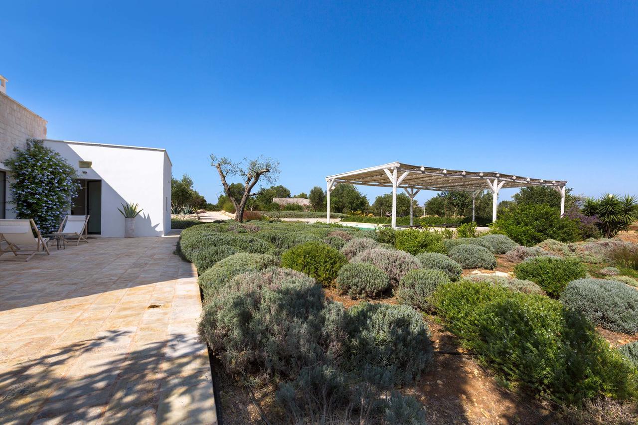 Vila Casale Con Cipresso Ostuni Exteriér fotografie